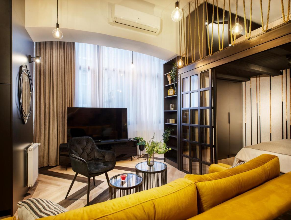 Joseph Studio Apartment By Irundo 자그레브 외부 사진